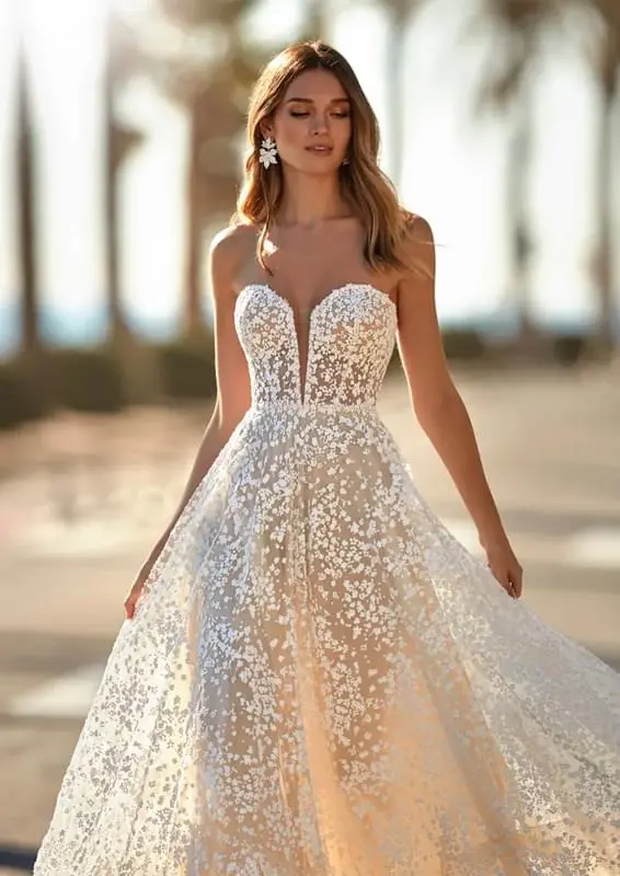 luxus menyasszonyi ruha 