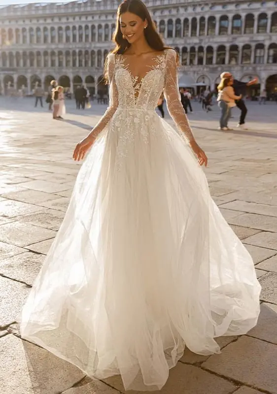 a-vonalú menyasszonyi ruha