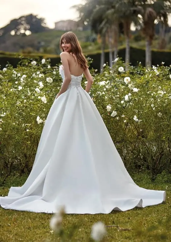 menyasszonyi ruha