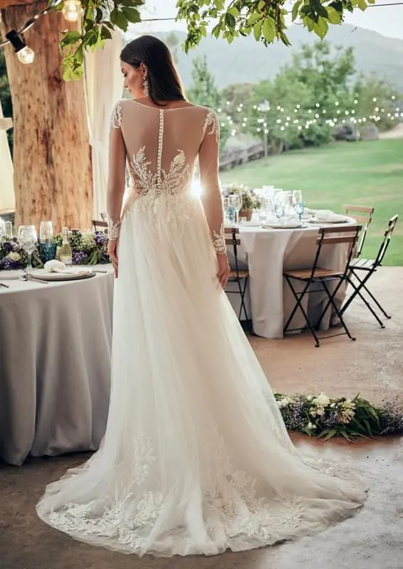 Victoria Jane A-vonalú, letisztult menyasszonyi ruha 
